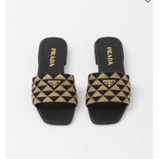 PRADA 프라다 자수장식슬라이드