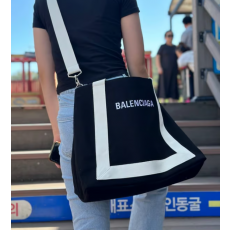 BALENCIAGA 발렌시아가 대형 크로스백