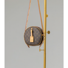 LOUIS VUITTON 루이비통 부아뜨 샤포 수플 백