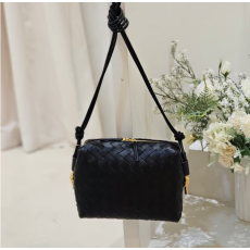BOTTEGA VENETA 보테가베네타 루프 카메라백