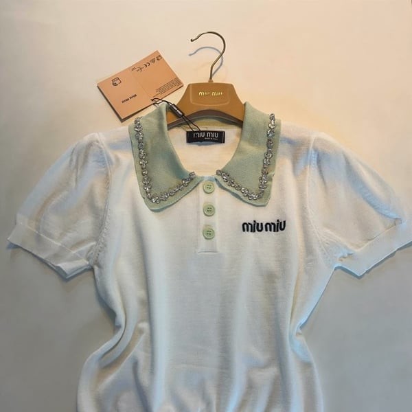 MIUMIU 미우미우 비즈카라