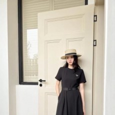 PRADA 프라다 기본반팔원피스