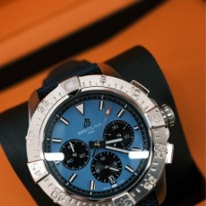 BREITLING 브라이틀링 어벤져 B01 크로노그래프