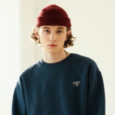 PRADA 프라다 삼각스터드 맨투맨