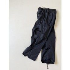프** 23FW 블랙 리나일론 지퍼 백플레이트 기능성 팬츠  수입