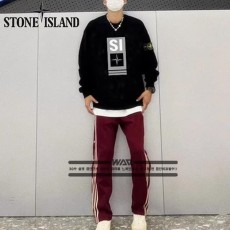 STONEISLAND 스톤아일랜드 프론트 라이틴 문양 티셔츠