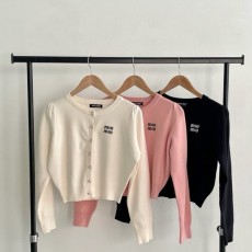 MIUMIU 미우미우 골드버튼 가디건