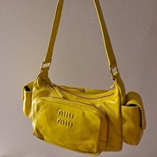 MIUMIU 미우미우 나파가죽 포켓백
