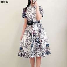 CHRISTIAN DIOR 크리스찬디올 여성 플라워 미니벨트백 카라 원피스