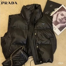 PRADA 프라다 베이직 가죽 조끼패딩