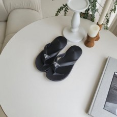 PRADA 프라다 러버비치 엑스트라 슬리퍼