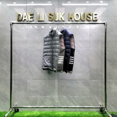 THOM BROWNE 톰브라운 패딩조끼