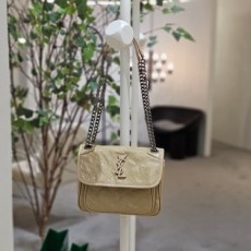 YSL 입생로랑 니키 베이비