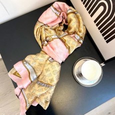 LOUIS VUITTON 루이비통 데님그램 컨피덴셜 스카프 2024 신상