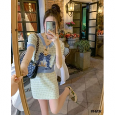 GUCCI 구찌 여성 버니 자카드 브이넥 패턴니트 & 자카드 패턴스커트 셋