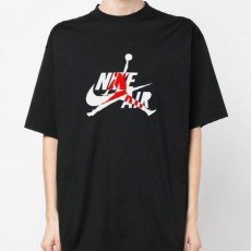 나** 조던 메인 오버랩 반전로고 티셔츠