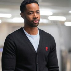 아* 드꾀흐 로고 리브드 엠브로이더드 커플 현빈 가디건