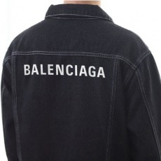 발**** 백로고 데님 자켓