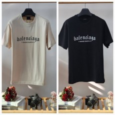 발**** 백로고 레터링 프린트 라운드 티셔츠