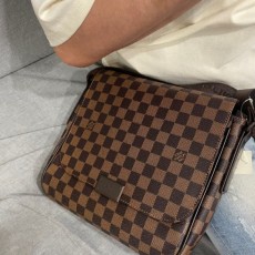 루* 디스트릭스 크로스백