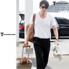 알***왕 슬라브 보카시 U넥 반팔