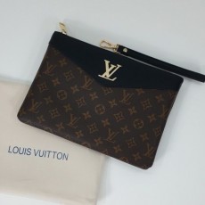 루* 22ss 시그니처 모노그램 클러치