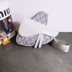 디* CD Diamond 캔버스 새들백