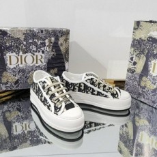 디* 워크앤디올 WALK N DIOR 플랫폼 스니커즈