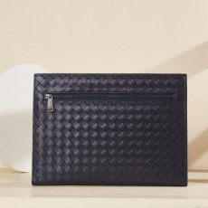 보** 인트레치아토 도큐먼트 클러치