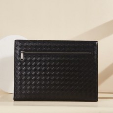 보** 인트레치아토 도큐먼트 클러치