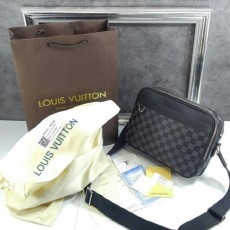 루* 트로카데로 메신져 백 TROCADERO MESSENGER NM PM N40087