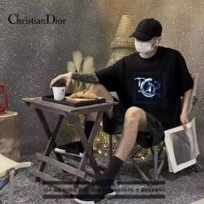 디* BOX 물감 로고 패턴 티셔츠