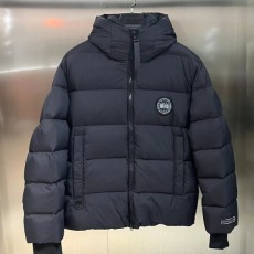 캐* 23FW 블랙 패치 퍼포먼스 오리털 패딩