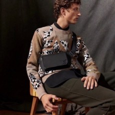 루* 24SS 로고 슬링백