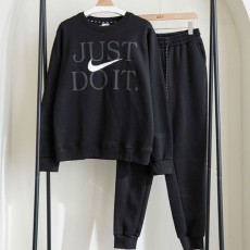 나** 저스트두잇 빅스우시 기모 맨투맨 & 조거 팬츠 셋