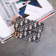 디* 오블리크 새들 3단 반지갑