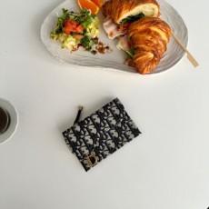 디* 새들 플랩 컴팩트 카드지갑