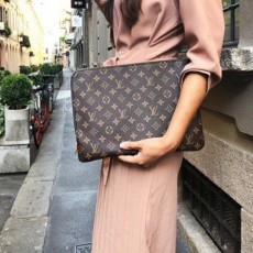 루* 에튀보야주 클러치