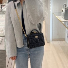 디* 고급 카로 박스 체인 백 블랙