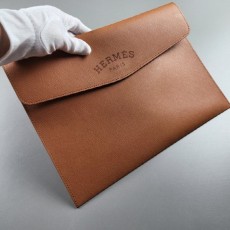 에*** 로고 클러치