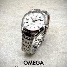 오** 최신상 아쿠아테라 화이트다이얼