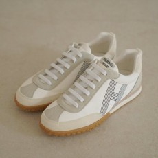 에*** 어반타지 스니커즈