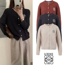 LOEWE 로에베 아나그램 자수 버튼 가디건