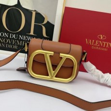 Valentino 발렌티노 슈퍼비 스몰 크로스백