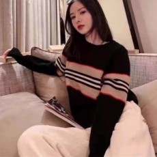 BURBERRY 버버리 BB라인 라운드 니트