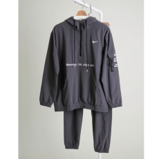 NIKE 나이키 MOVING CO. 자수 포켓 후드 아노락 자켓 & 카고 조거 팬츠 셋