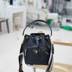 PRADA 프라다 듀엣 가죽 버킷 백 스트랩 추가 증정