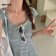 MIUMIU 미우미우 바캉스 스퀘어넥 숏 원피스