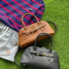 MIUMIU 미우미우 아방뛰르 나파 가죽 탑 핸들백