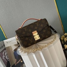 LOUIS VUITTON 루이비통  포쉐트메티스 이스트웨스트